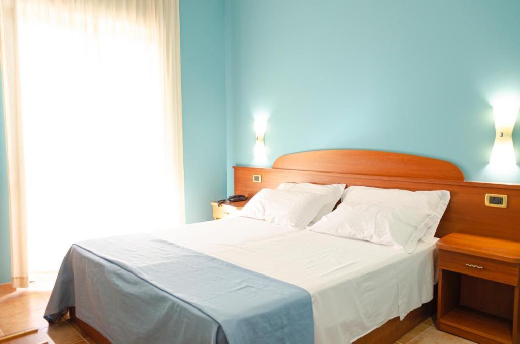 Costa Degli Dei Resort Capo Vaticano Ngoại thất bức ảnh
